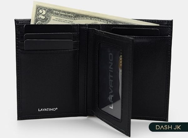 Thiết kế của ví da có nhiều ngăn tiện ích