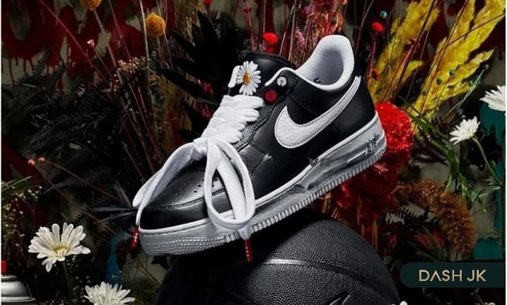 Cách buộc dây giày Nike AF1 ở phía mũi giày
