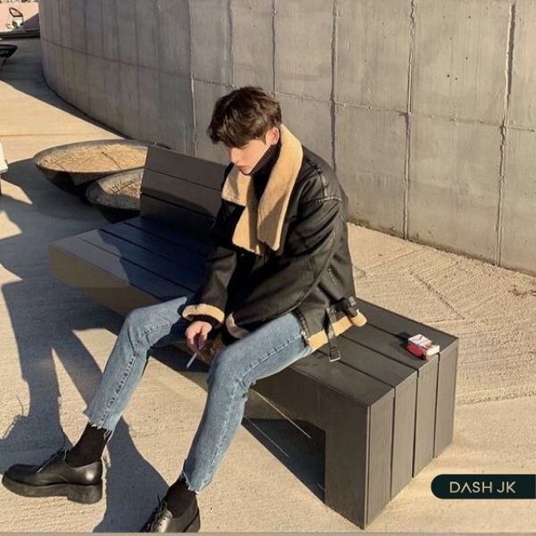 Phối đồ với áo khoác da cá tính