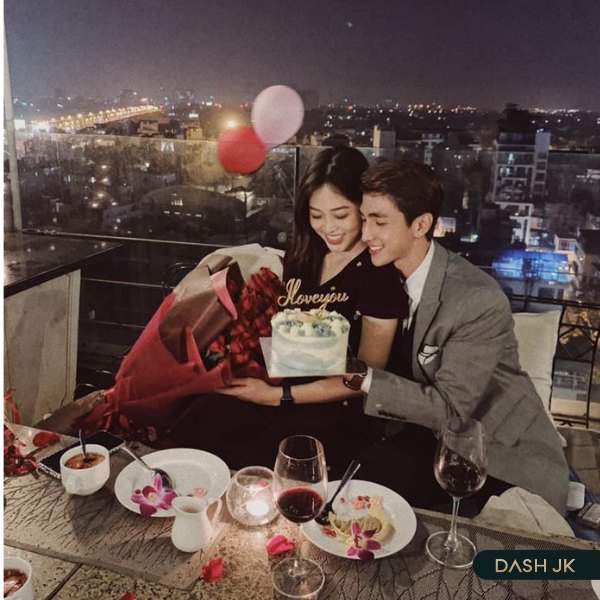 Bữa ăn lãng mạn cùng bạn gái