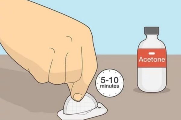 Tẩy keo dính trên giày da bằng Acetone