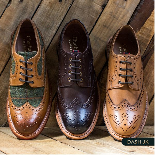 Brogue sẽ giúp chàng trở nên lịch lãm nhưng không lấn lướt chú rể khi tham dự các buổi tiệc cưới