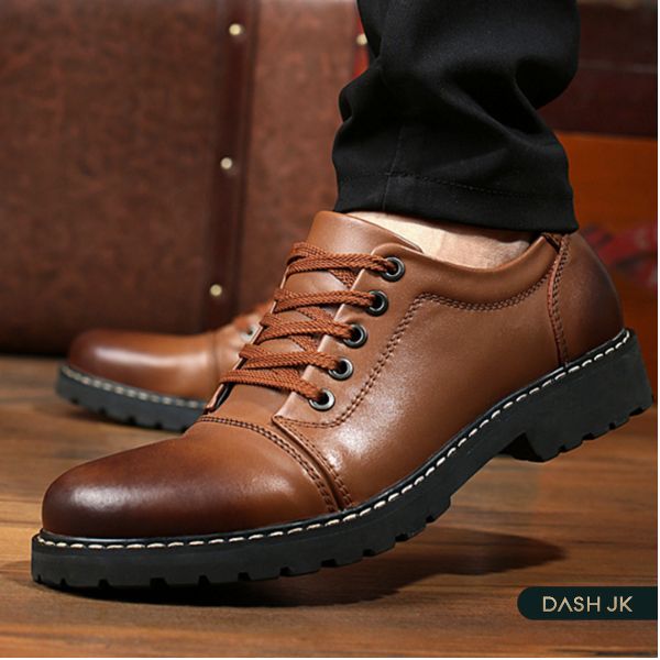 Cần lưu ý đến tính chất, mức độ quan trọng của buổi tiệc cũng như giá thành khi chọn giày đi tiệc nam