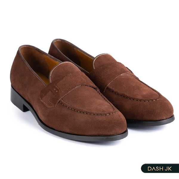 Mẫu giày lười da lộn đẳng cấp khác biệt cho các quản lý cấp cao