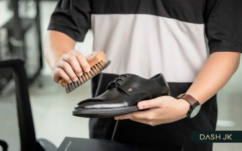 Hướng dẫn cách sử dụng giày thể thao nam da bò đúng cách, kéo dài tuổi thọ