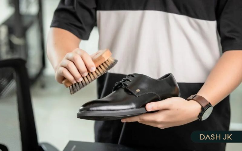 Tips bảo quản giày da bò nam cao cấp bền đẹp với thời gian