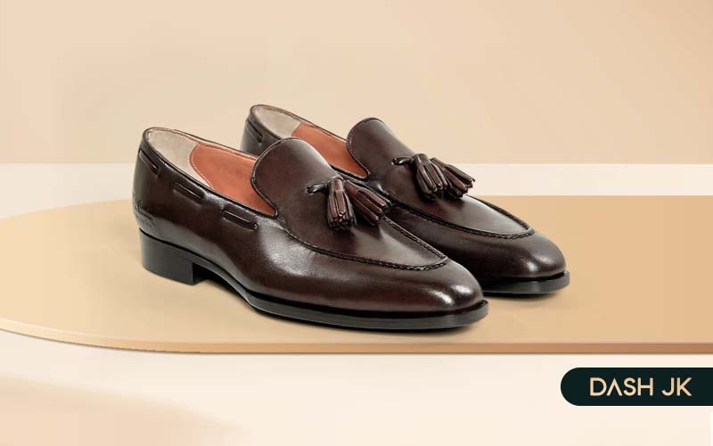 Mẫu giày Tassel Loafer họa tiết tua rua hình quả chuông
