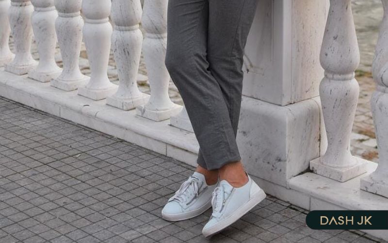 Các phong cách phối đồ với giày thể thao khi đi làm