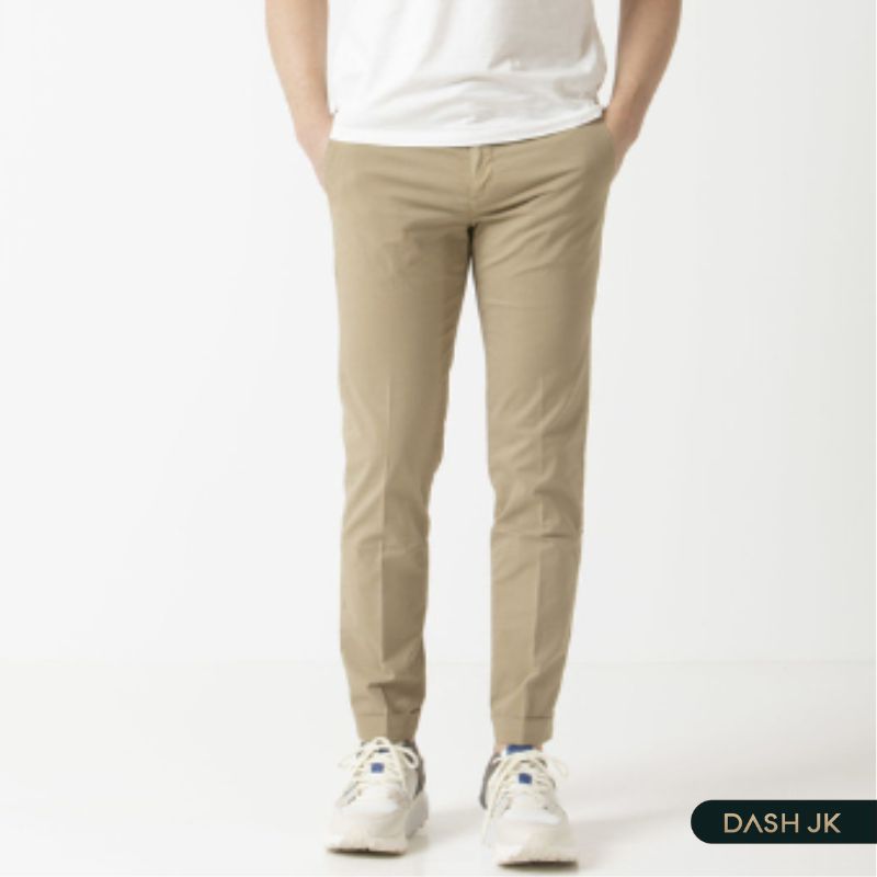 Mix quần tây cùng giày kem mới mẻ thanh lịch