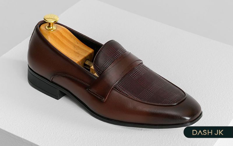 Giày nam công sở trẻ trung, giá cả phải chăng - Tâm Anh