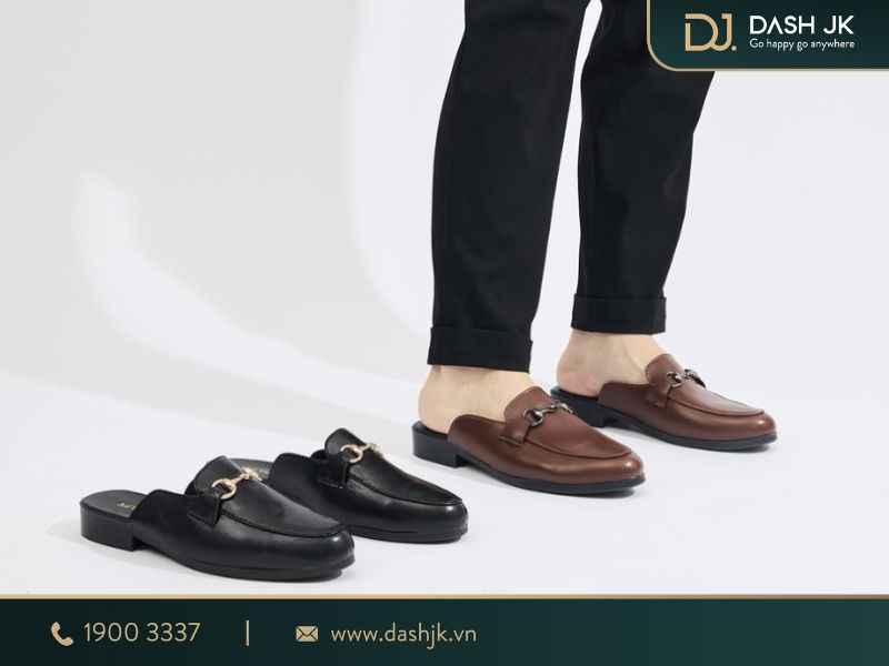 Mang giày sục có cần đi tất hay không