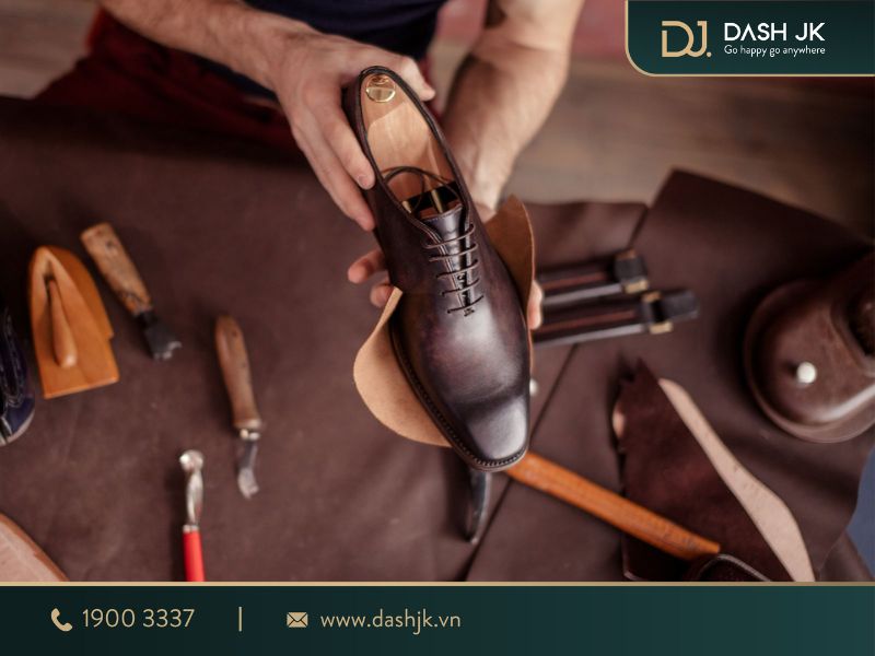 Giày da bò nam cao cấp nhập khẩu nguyên tấm tại Ý của thương hiệu DASH JK